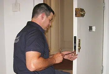 Little Village Locksmith Store Daytona Beach, FL 386-279-4252 - locks-change-6